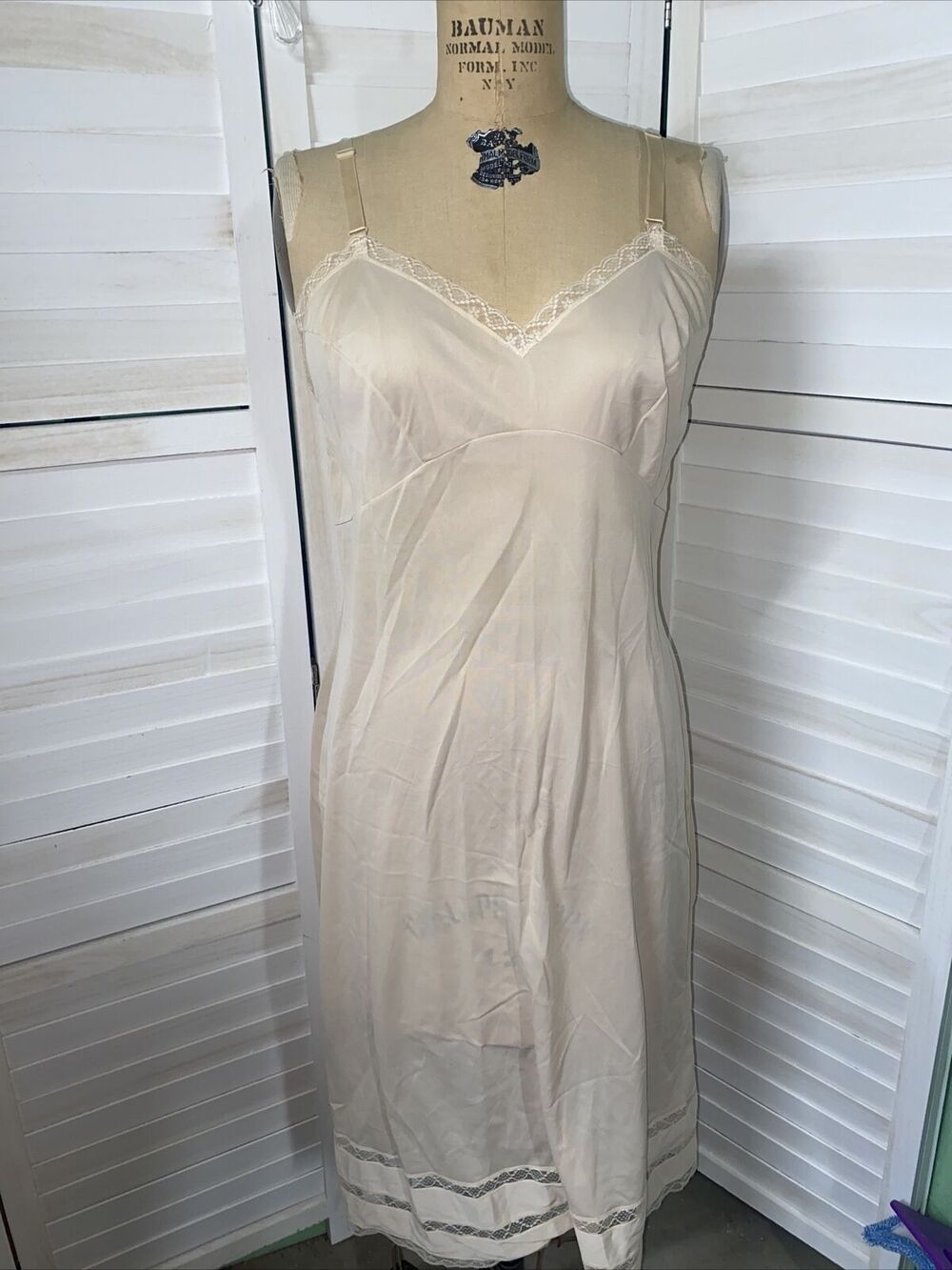 Vtg Montgomery Ward Nude FULL SLIP Nylon Lace Sz 38